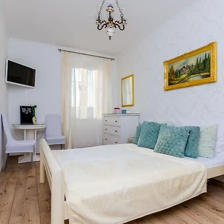 Holiday Avantgarde - Two Bedroom Holiday With Terrace And Sea View دوبروفينك