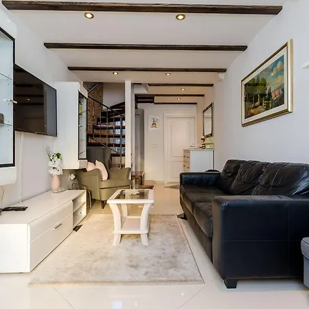 Holiday Avantgarde - Two Bedroom Holiday With Terrace And Sea View