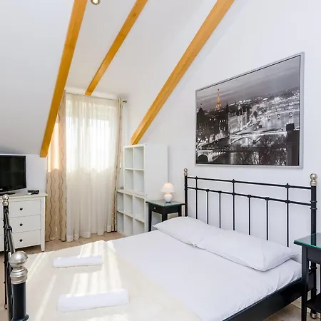 Avantgarde - Two Bedroom With Terrace And Sea View