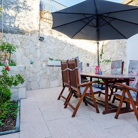 Avantgarde - Two Bedroom With Terrace And Sea View